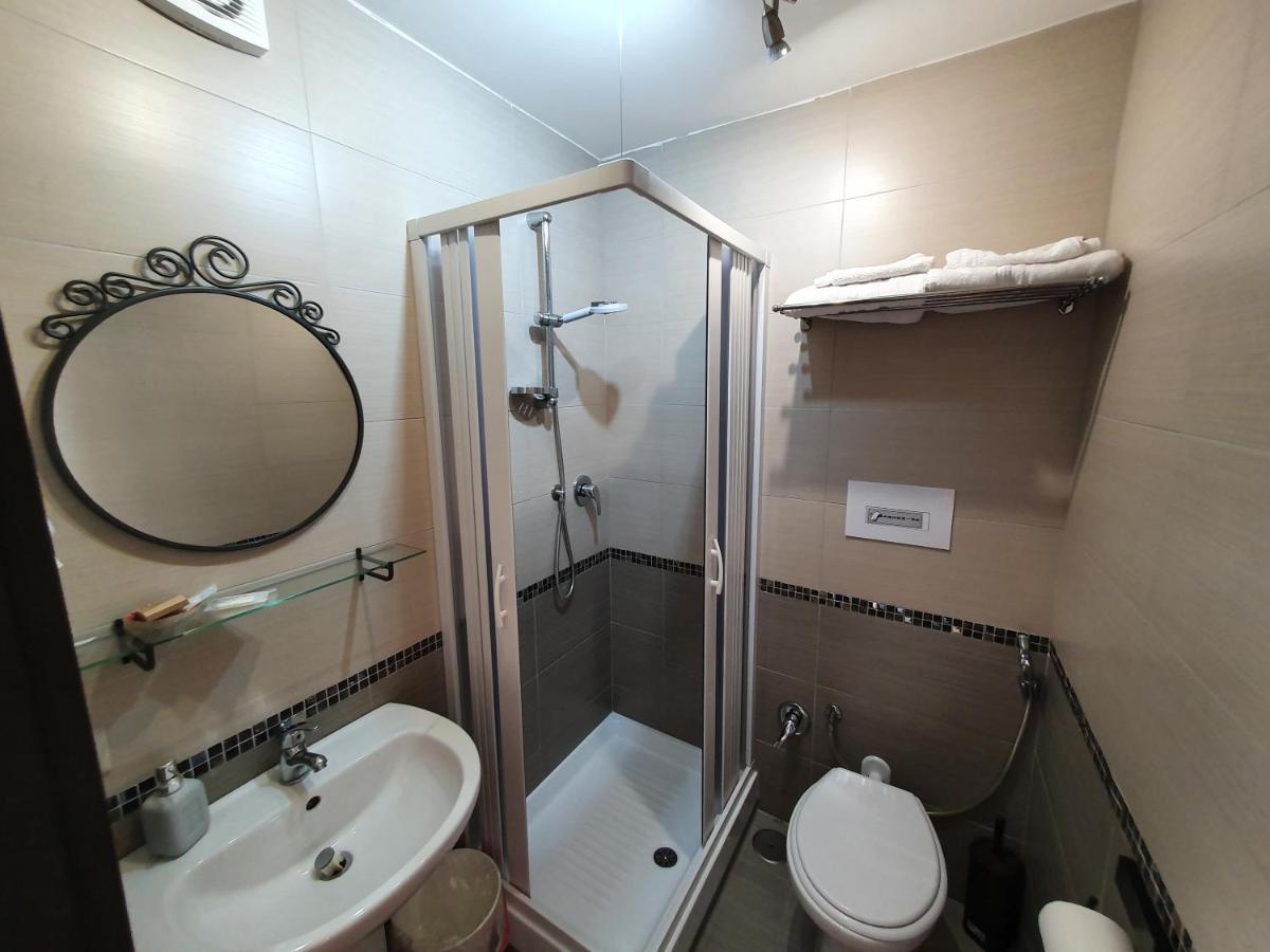 Bed and Breakfast Domus Armenio Neapel Exterior foto