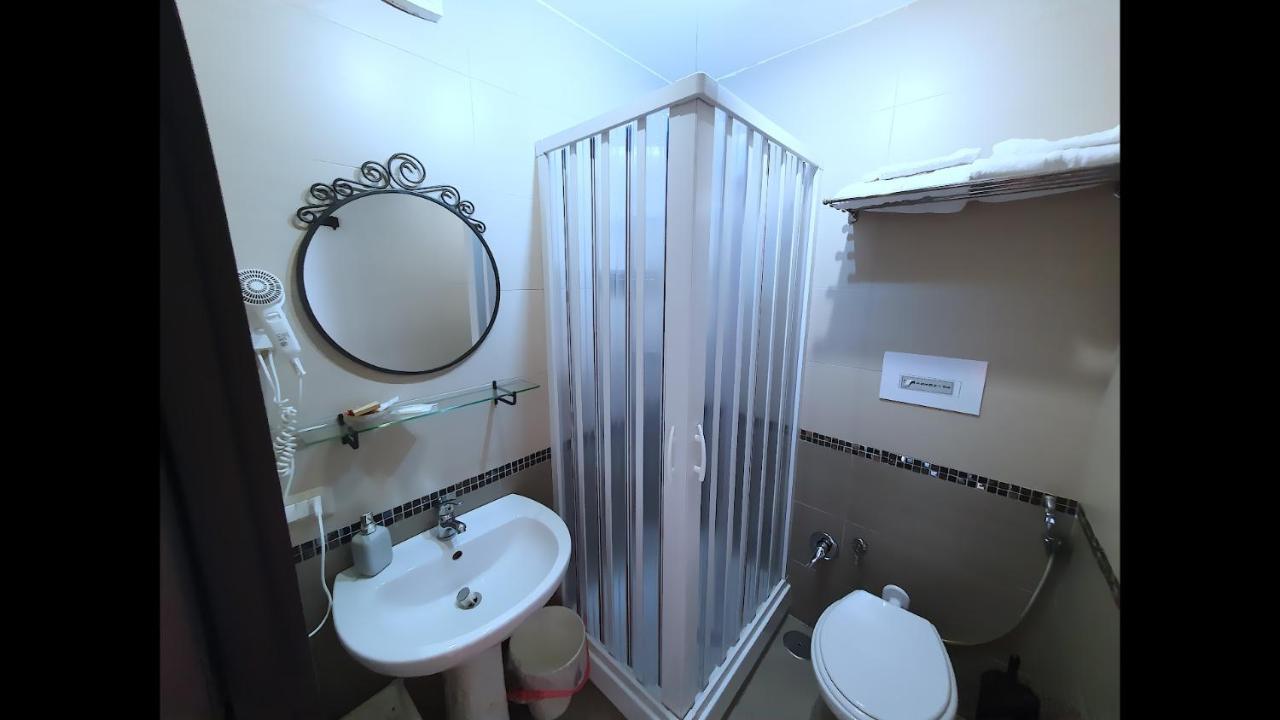 Bed and Breakfast Domus Armenio Neapel Exterior foto